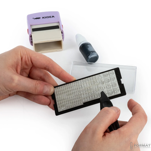 STEMPEL DO TKANIN Z LITERKAMI KIDEA 4